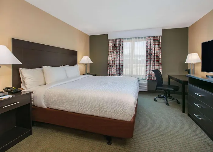 Days Inn & Suites By Wyndham Florence/Jackson Area